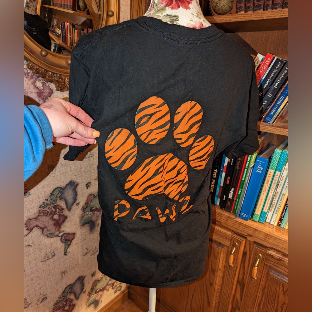 Pawz tiger stripes tee
